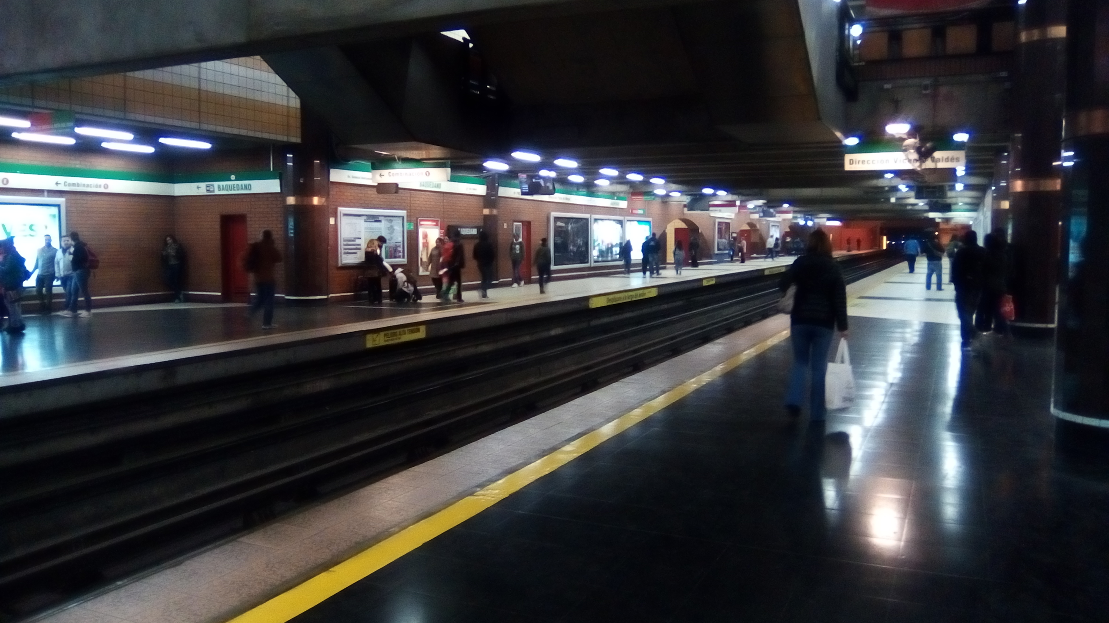 Metro Baquedano3