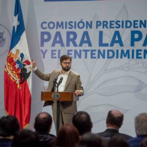 Comisión por la paz