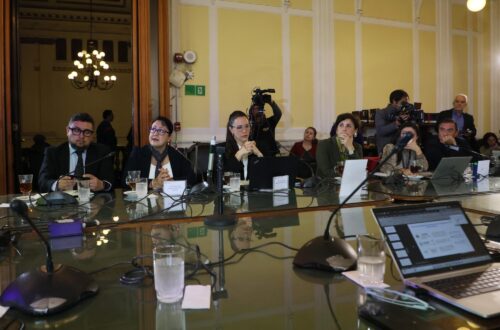 Comisión de salud y licencias