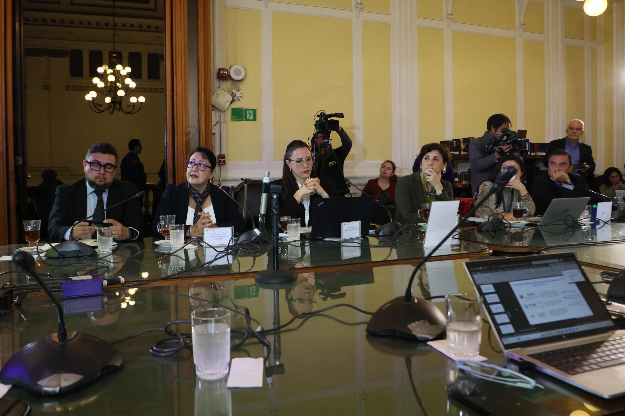 Comisión de salud y licencias