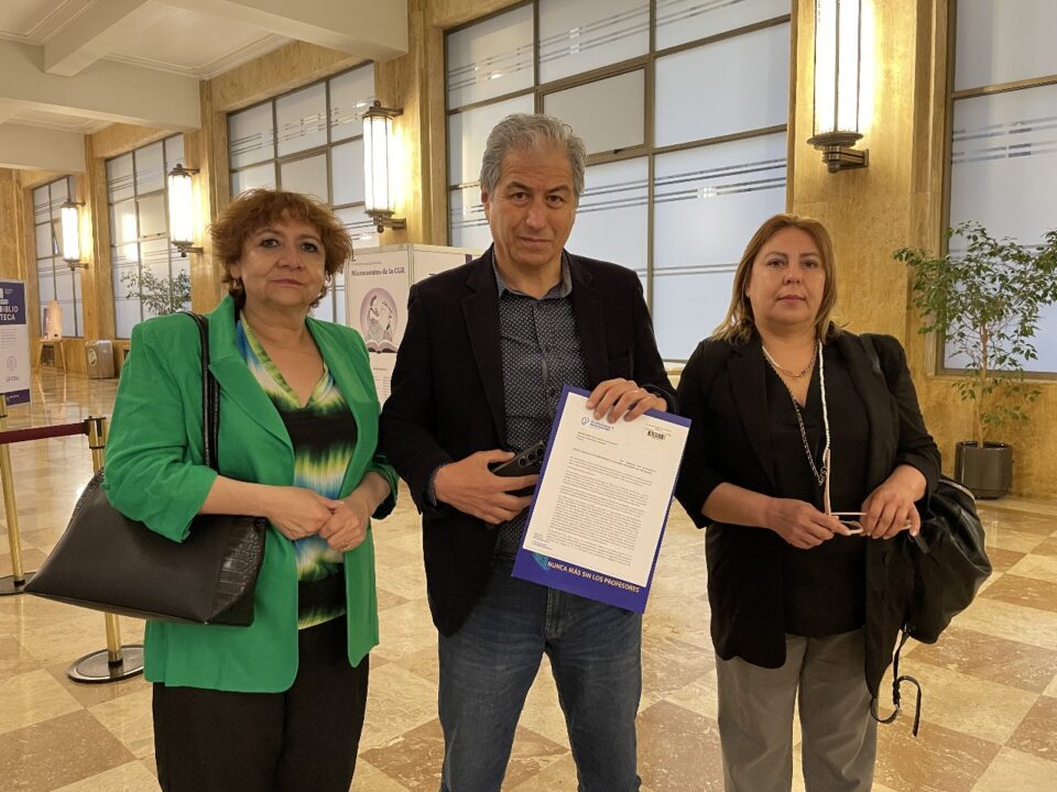 Colegio profesores mario aguilar